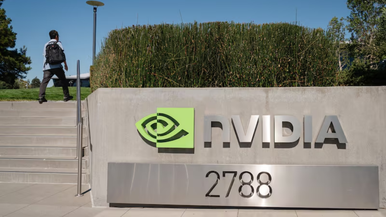Nvidia Rompe Récords: La Demanda del Chip Blackwell Impulsa sus Acciones